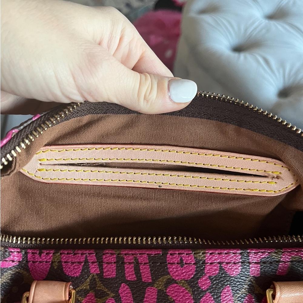 Authentic Louis Vuitton - Picture 5 of 7